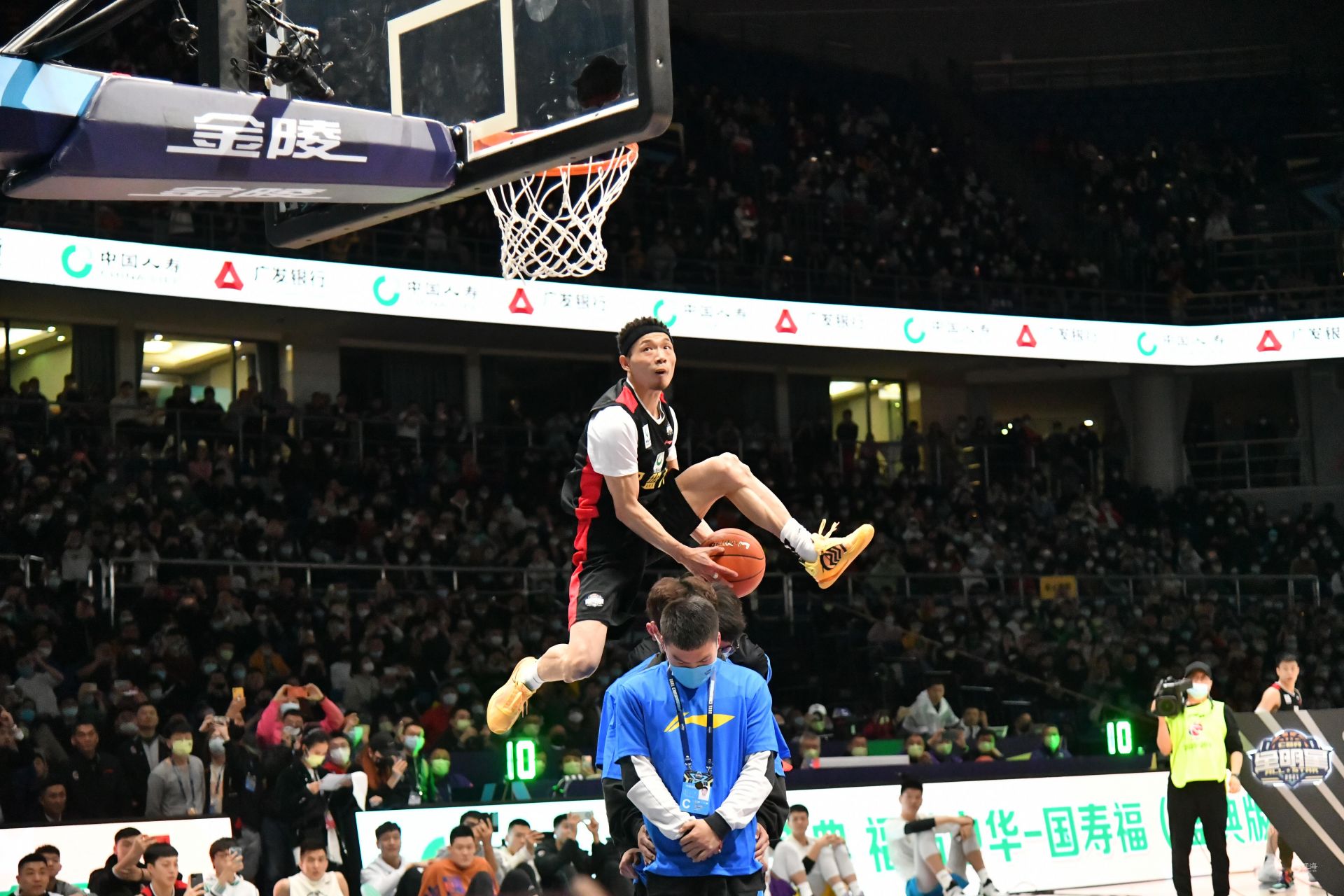 君与先锋建 君与先锋建